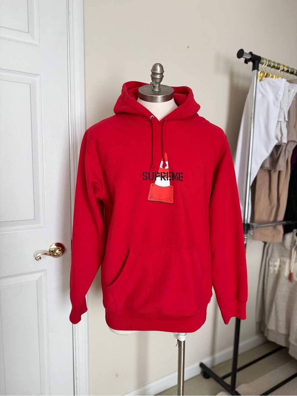 Supreme Red Graphic Pullover Hoodie - Men's Streetwear Sweatshirt